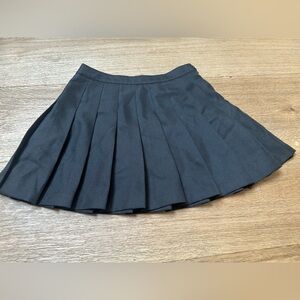 Elegant Black Pleated Skirt